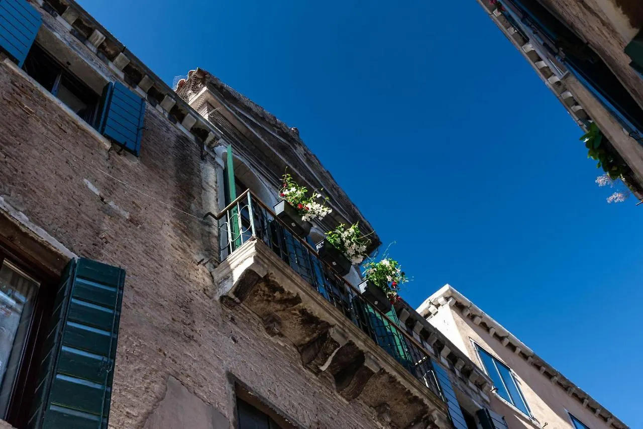 Apartment Ca' Delle Carrozze Stylish 2 Bedroom Loft-Style Venice